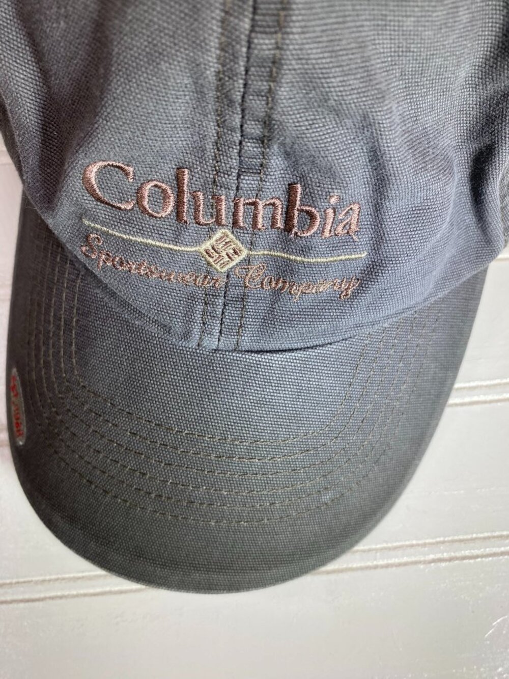 Columbia Fishing Hat, Ball Cap, in Excellent Condition